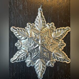 Gorham Sterling Christmas snowflake ornament. 1999 edition.